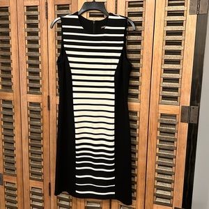 J. McLaughlin Black and Off-White Sleeveless Striped Shift Dress